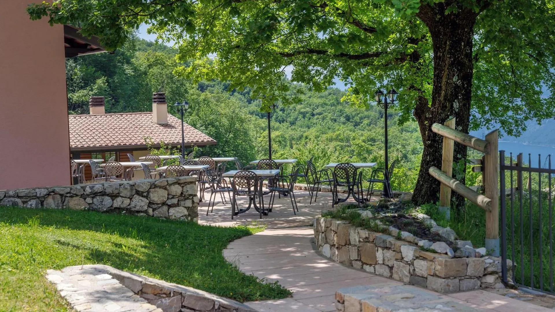 Agriturismo San Maggiore 马尔切西内